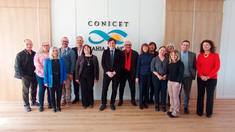 Reunión de Salamone con el Consejo Directivo del CCT CONICET Bahía Blanca.