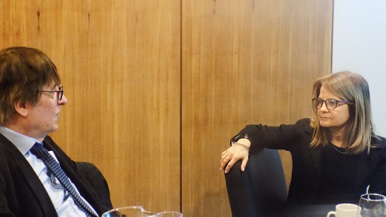 Salamone junto a Cecilia Bouzat (Directora INIBIBB, CONICET- UNS)