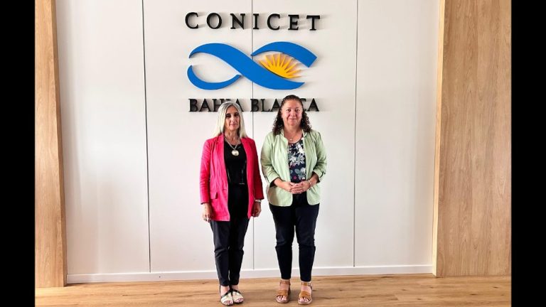 La directora Silvia London (dcha) y la vicedirectora, Sandra Botté (izq). Nuevas autoridades del CONICET Bahía Blanca