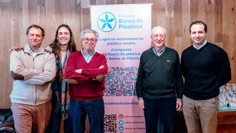 Equipo de la Fundación Banco de Plásticos: Gustavo Protomastro, Agustina Vazquez Acuña, Carlos Briones, Mario Tonelli y Francis van Lierde.