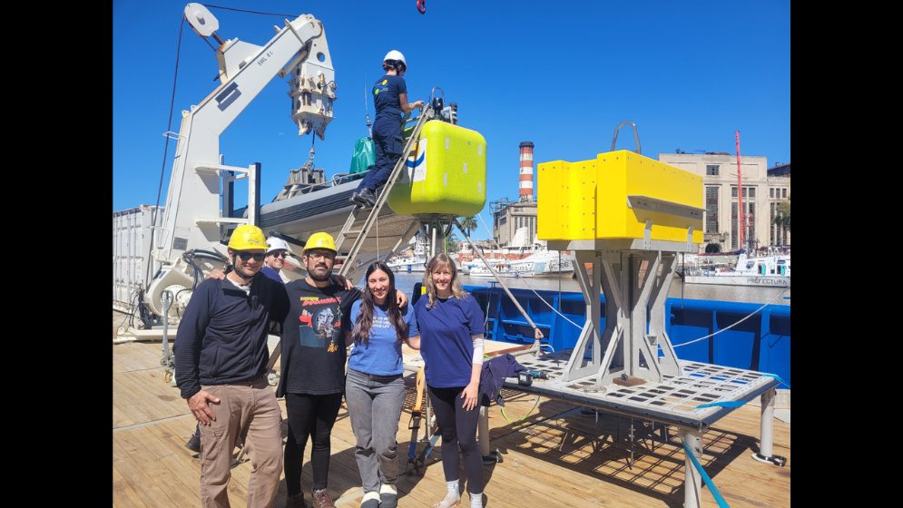 Con equipo de oceanografía física, Martín Saraceno, Sebastián Cornejo Guzman y Melina Martínez, junto al lander