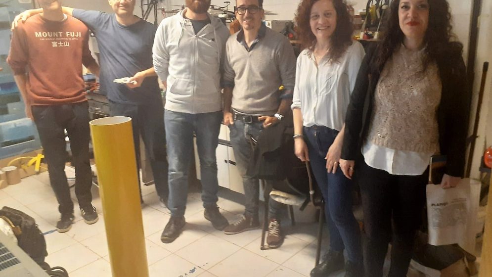 Romina Cuello, Coordinadora de Ingenierías, Ambiente y Energía (GVT) en su recorrido por el IADO